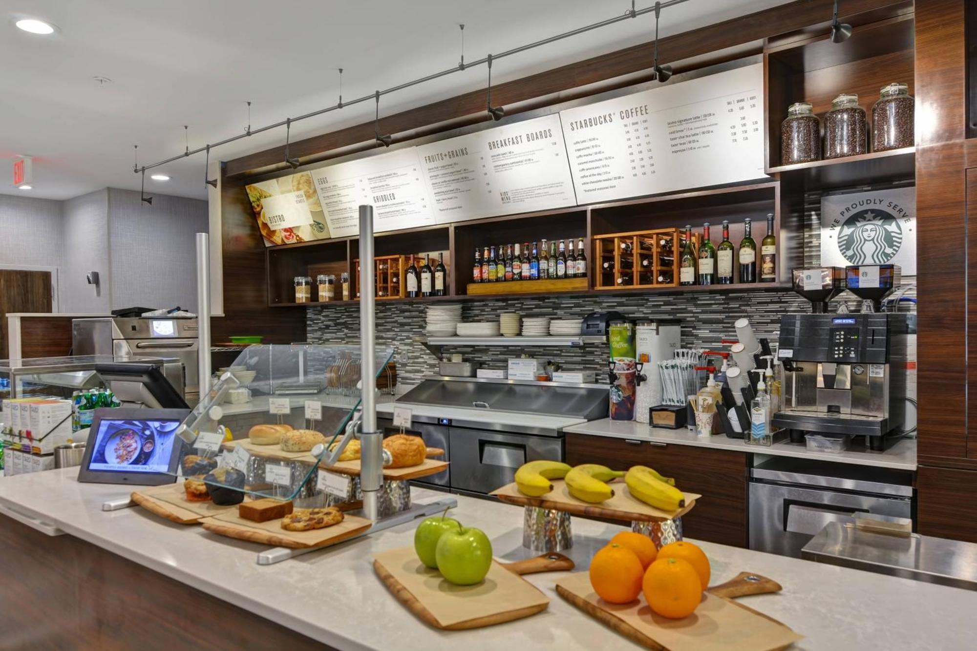 Courtyard By Marriott Long Island Islip/Courthouse Complex Hotel Central Islip Buitenkant foto