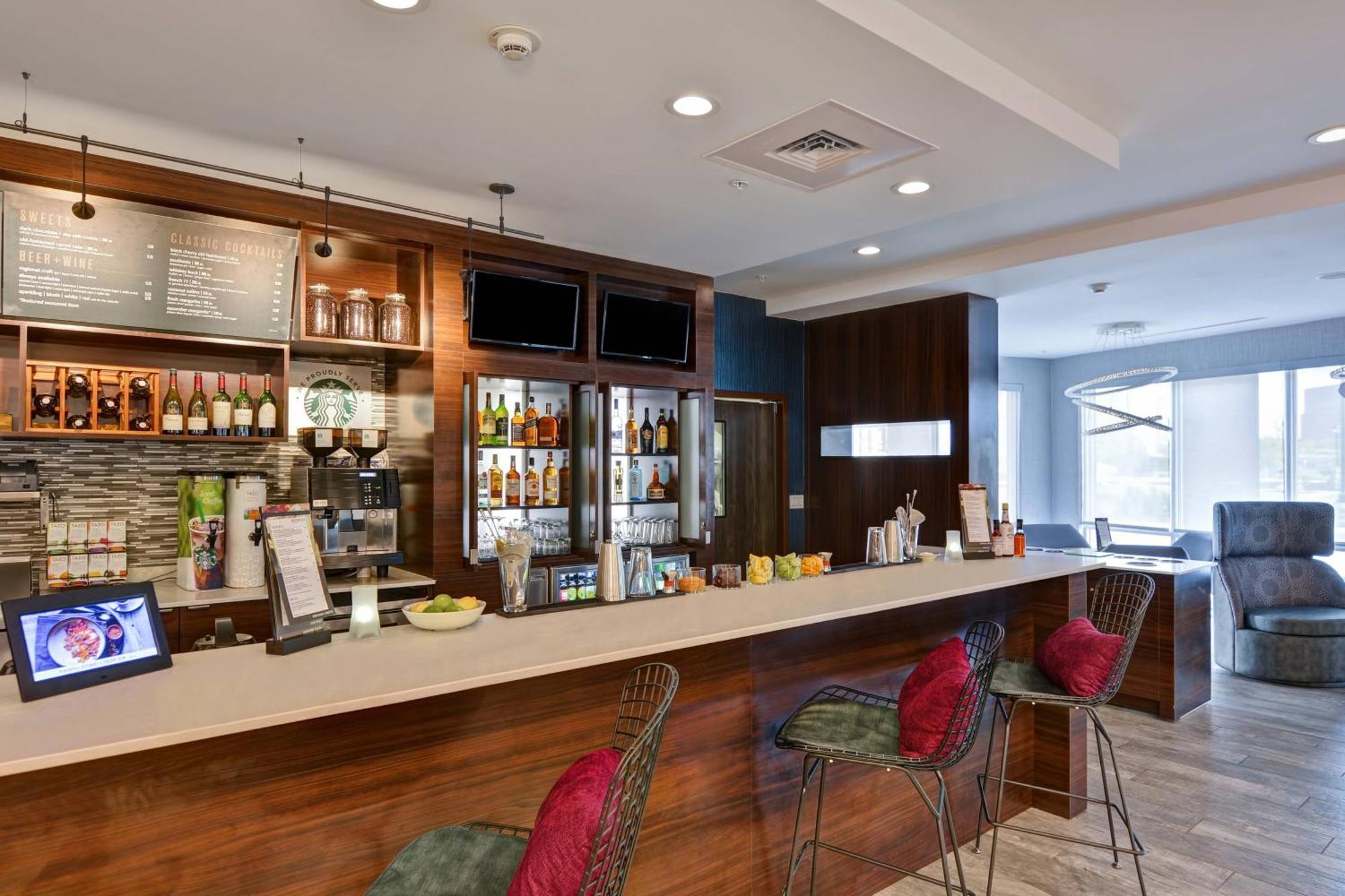 Courtyard By Marriott Long Island Islip/Courthouse Complex Hotel Central Islip Buitenkant foto