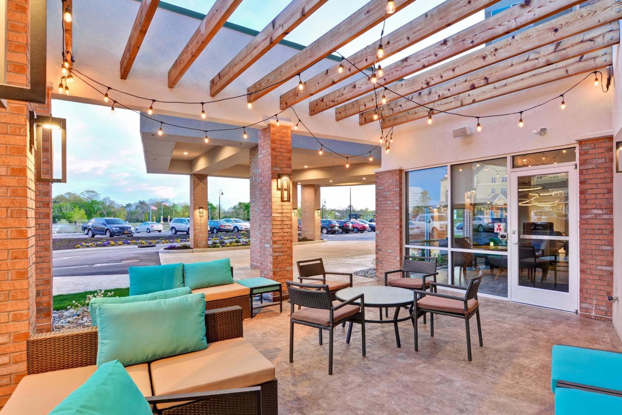 Courtyard By Marriott Long Island Islip/Courthouse Complex Hotel Central Islip Buitenkant foto